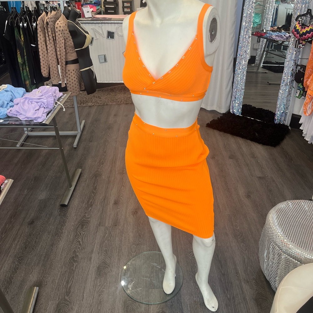 Two piece high quality spandex skirt set - Picture 4 of 10